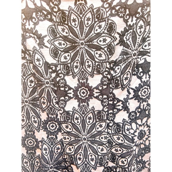 Betsey Johnson Black White Lace Medallion Fit Flare Dress Cap Sleeve Metallic 2 - Picture 3 of 6